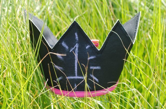 DIY; chalk dust birthday crown